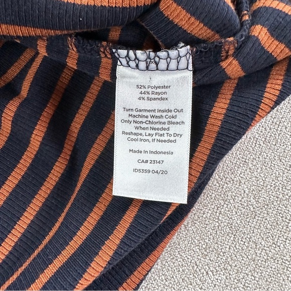 Talbots striped turtleneck with puffed shoulders. Navy/Brown. Size small. - Picture 6 of 8